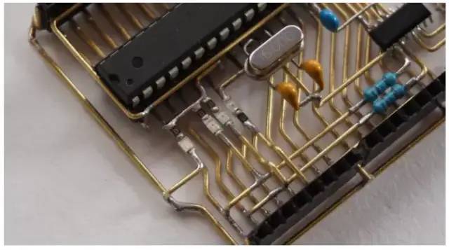 大神用铁丝做“电路板”,这波操作太牛了!的图9